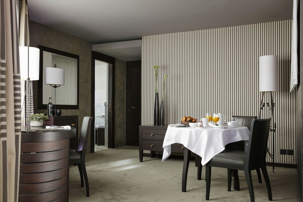 Hotel Square - Tap to explore photos