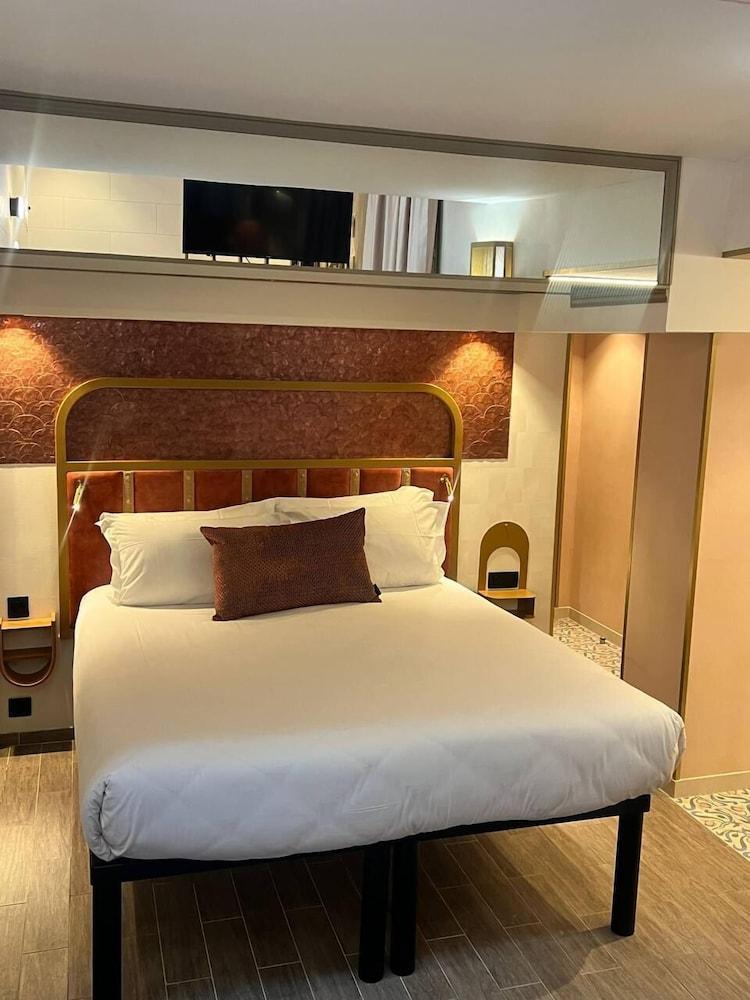 Hotel du Cadran Room Type - Comfort Double Room