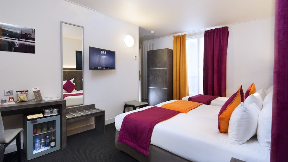 Hôtel du Plat d'Etain Room Type - Triple Room