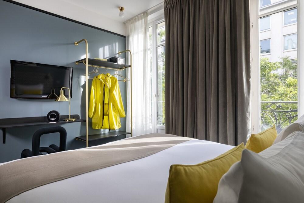 Hôtel Palais De Chaillot Room Type - Adjacent Rooms (Rooms next to each other) Hôtel Palais De Chaillot Room Type - Adjacent Rooms (Rooms next to each other)