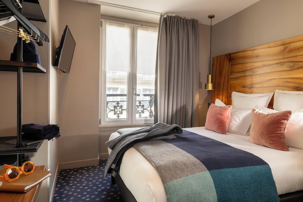Maxim Folies Room Type - Bedroom 1