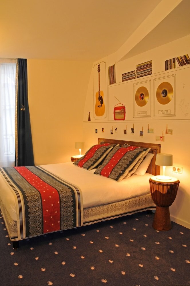 Hôtel du Triangle d'Or Room Type - Classic Double Room