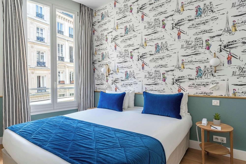 Hôtel Acadia - Astotel Room Type - Double Room - Complimentary soft minibar,courtesy tray, Chromecast and digital press