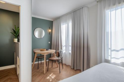 Aparthotel Adagio Paris Buttes Chaumont - Tap to explore photos