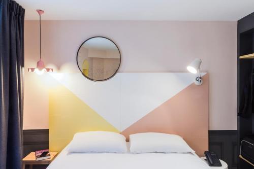 ibis Styles Paris Gare de l'Est TGV - Tap to explore photos