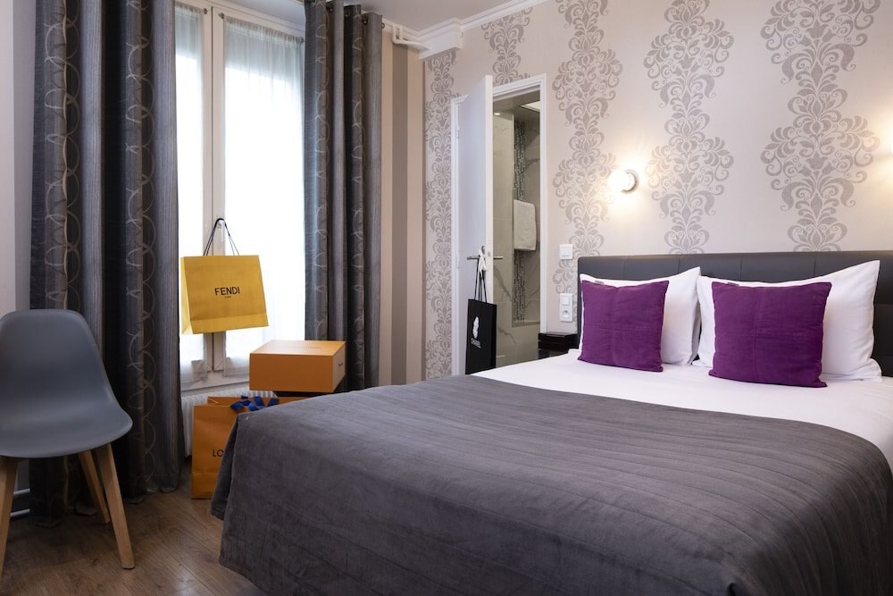 Hotel de Geneve Room Type - Double Room