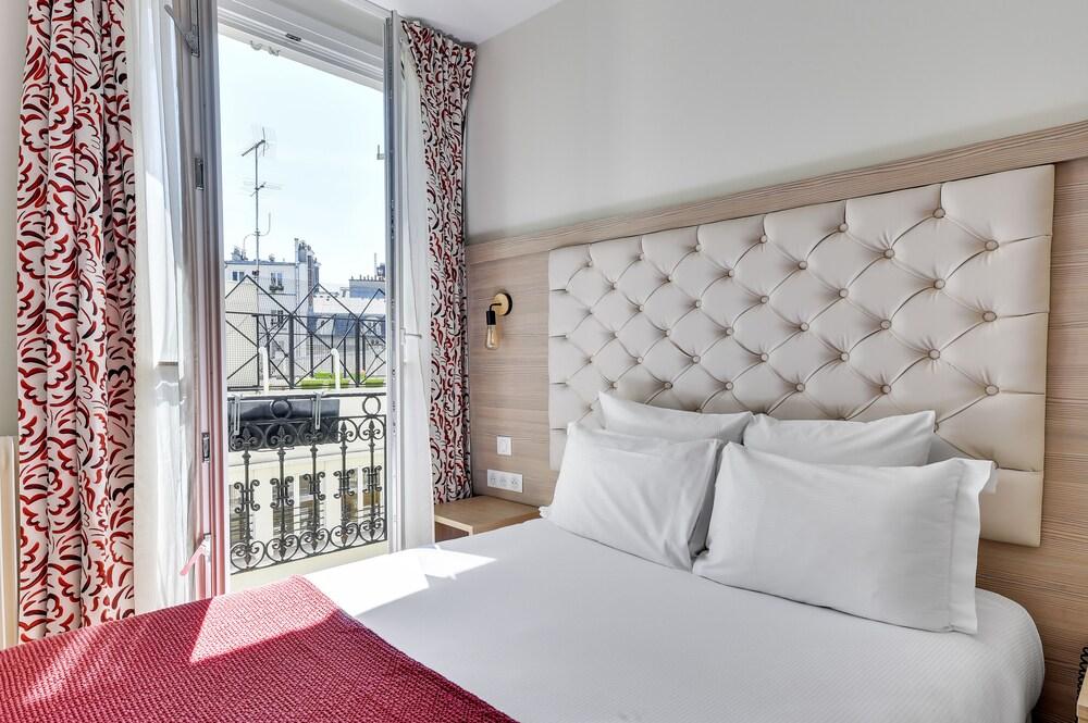Alexandrine Opera Room Type - Double Room
