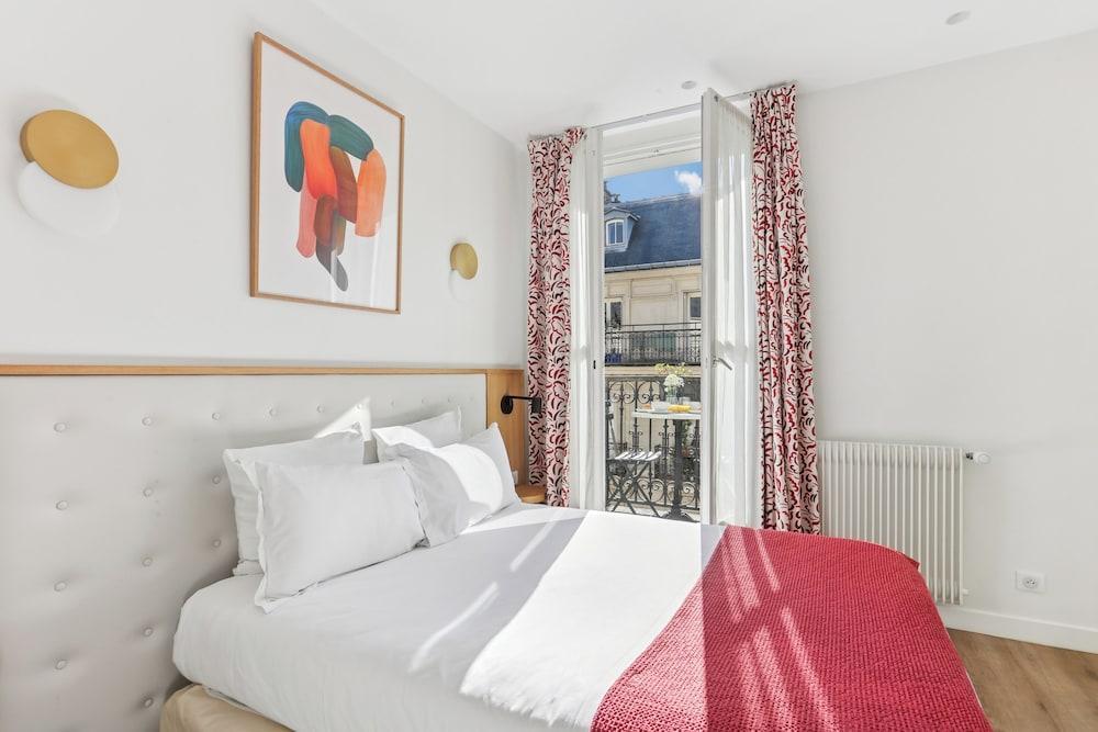 Alexandrine Opera Room Type - Superior Room, Balcony