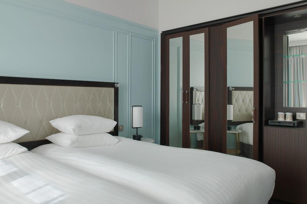 Paris Marriott Opera Ambassador Room Type - Deluxe Room, 2 Twin Beds