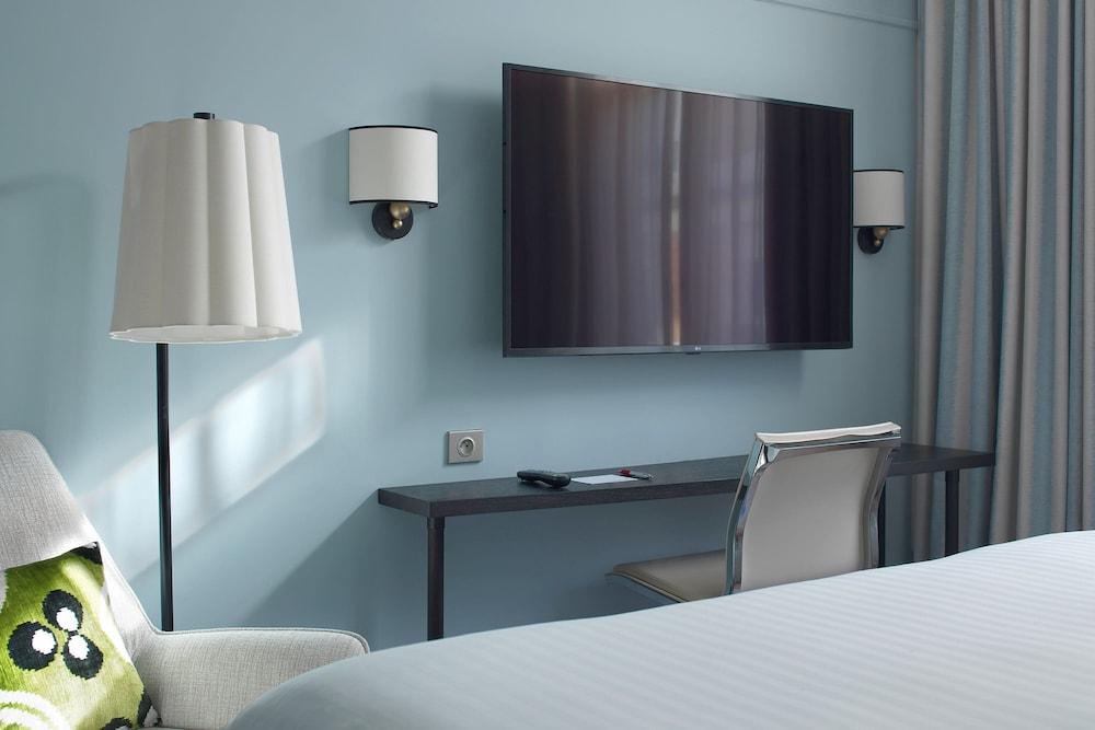 Paris Marriott Opera Ambassador Room Type - Superior Room, 1 King Bed