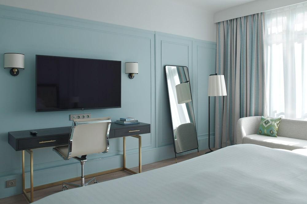 Paris Marriott Opera Ambassador Room Type - Executive Room, 1 King Bed