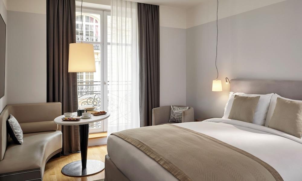 Sofitel Paris Arc de Triomphe Room Type - Luxury Room, 1 King Bed