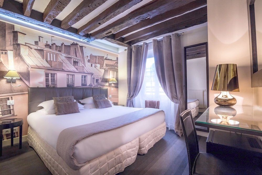 Hotel Ascot Opera Room Type - Standard Room, 1 Double Bed, Bathtub