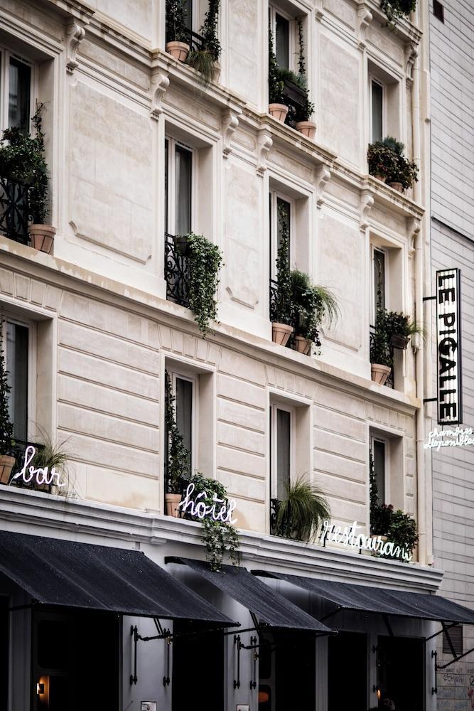 Le Pigalle - Tap to explore photos