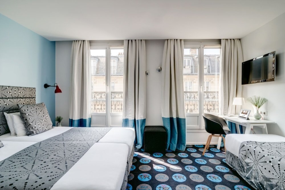 Hotel Astoria - Astotel Room Type - Triple Room - Complimentary soft minibar,courtesy tray, Chromecast and digital press Hotel Astoria - Astotel Room Type - Triple Room - Complimentary soft minibar,courtesy tray, Chromecast and digital press