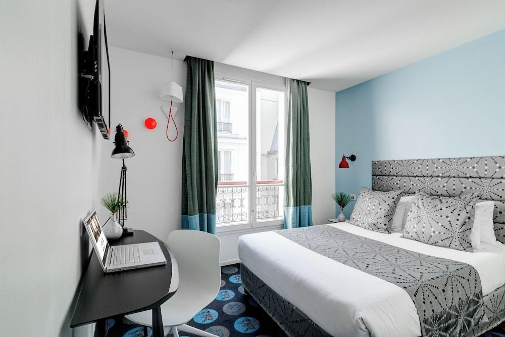 Hotel Astoria - Astotel Room Type - Double Room - Complimentary soft minibar,courtesy tray, Chromecast and digital press Hotel Astoria - Astotel Room Type - Double Room - Complimentary soft minibar,courtesy tray, Chromecast and digital press