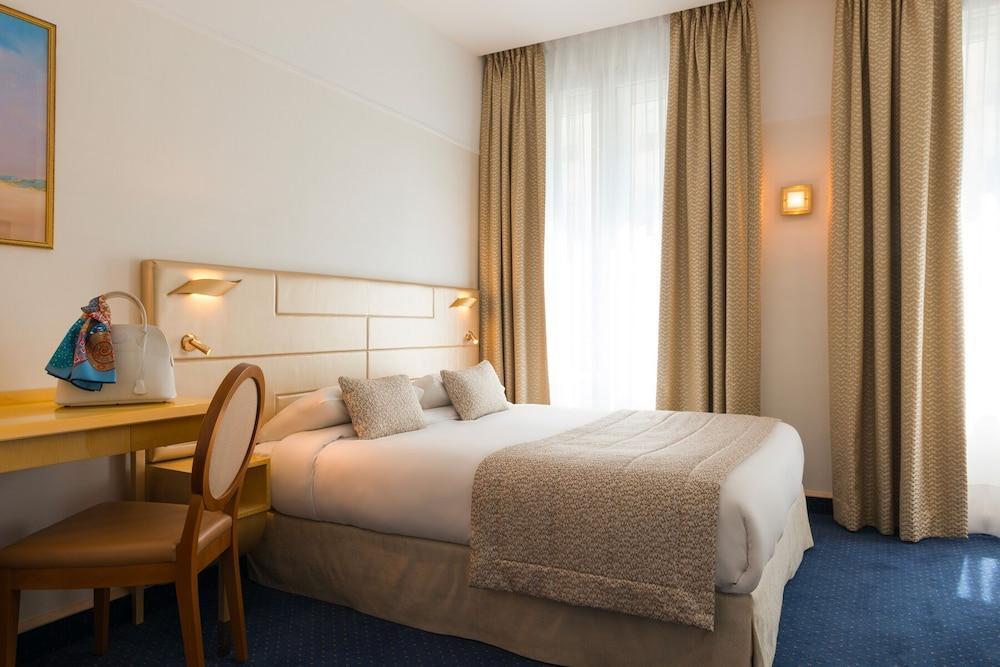 Atlantic Hotel Room Type - Superior Double Room, 1 Queen Bed, Bathtub