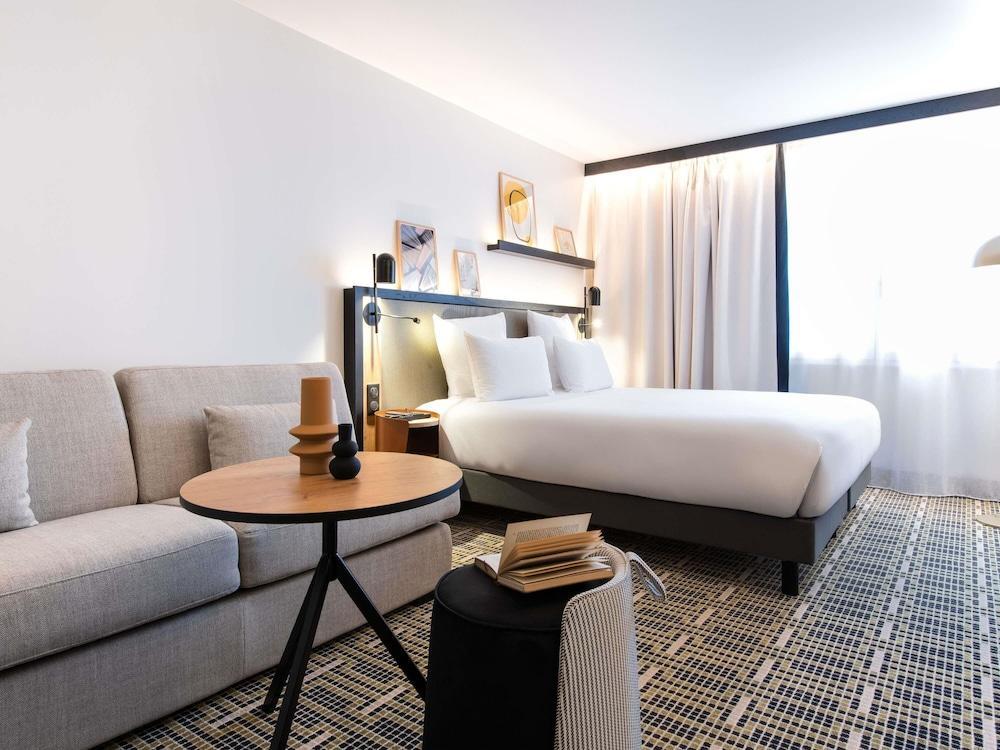 Mercure Paris Bercy Bibliotheque Room Type - Classic Quadruple Room, 1 Double Bed with Sofa bed Mercure Paris Bercy Bibliotheque Room Type - Classic Quadruple Room, 1 Double Bed with Sofa bed