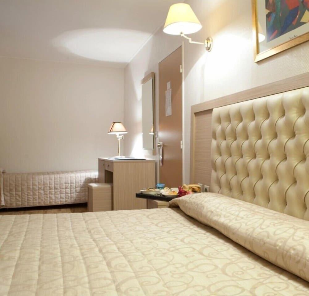 Hôtel Lebron Room Type - Triple Room