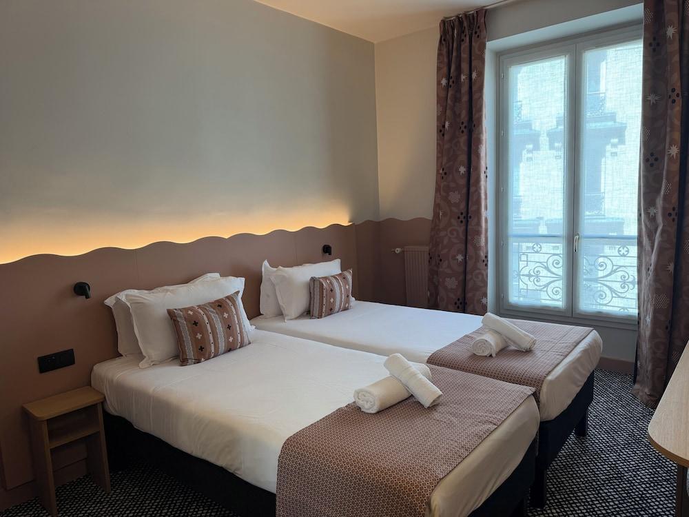 Hotel Berne Opera - Tap to explore photos