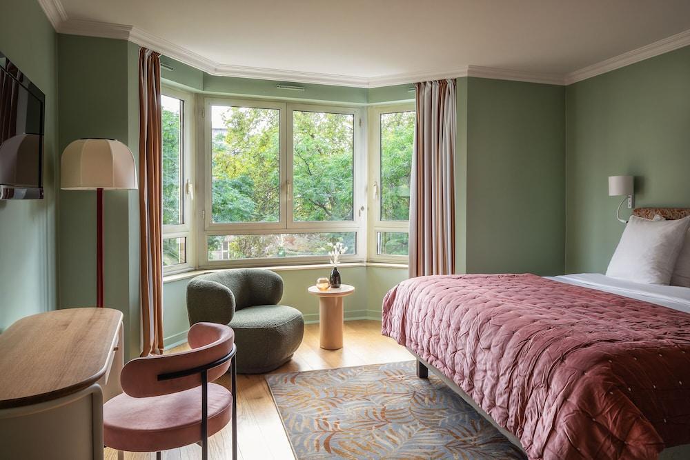Royal Garden Champs-Elysées Room Type - Deluxe Room