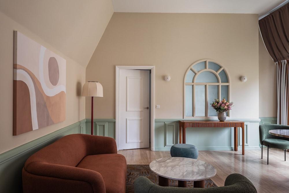 Royal Garden Champs-Elysées Room Type - Suite
