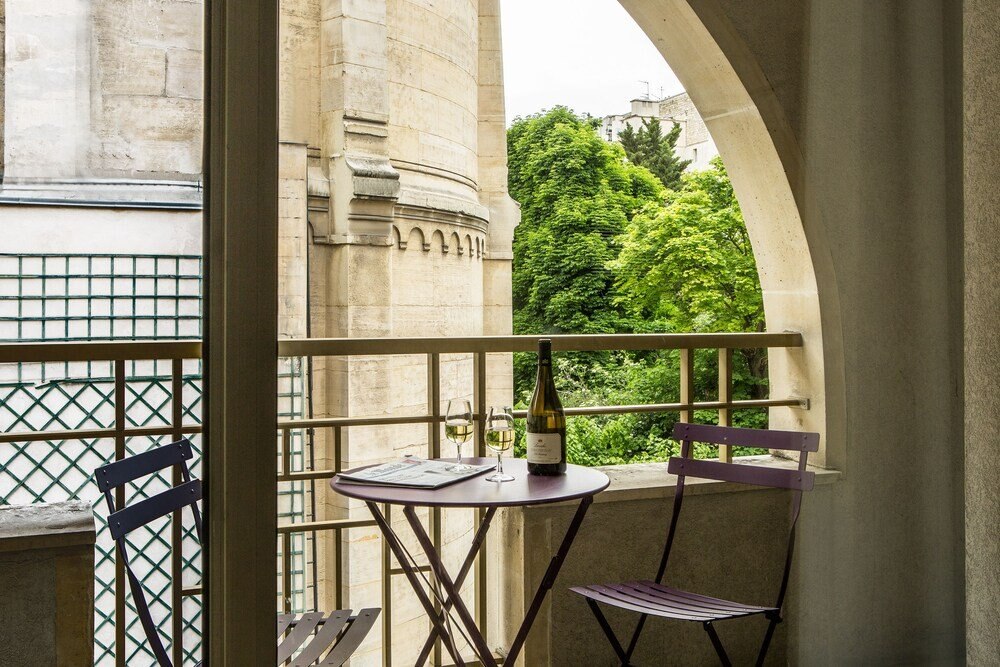 Royal Garden Champs-Elysées Room Type - Junior Suite - Balcony Royal Garden Champs-Elysées Room Type - Junior Suite - Balcony