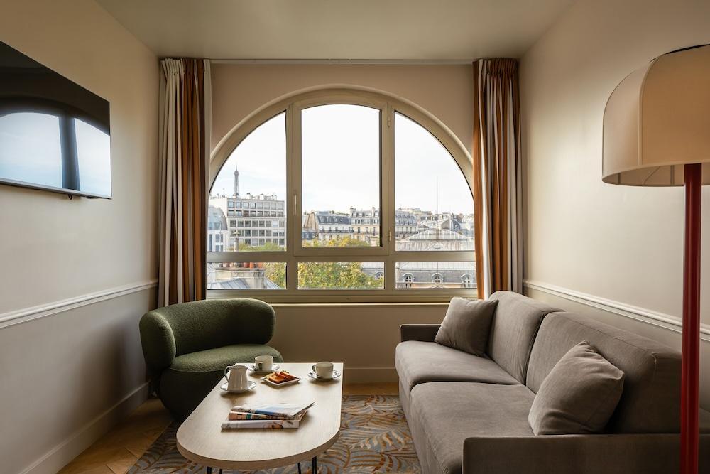 Royal Garden Champs-Elysées Room Type - Junior Suite Monceau - Eiffel Tower View - Terrace