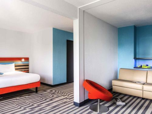 ibis Styles Antony Paris Sud Room Type - Standard Family Suite with One Double Bed and Sofa