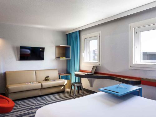 ibis Styles Antony Paris Sud - Tap to explore photos
