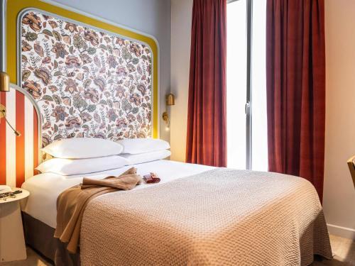 Mercure Paris Notre Dame Saint Germain des Prés - Tap to explore photos