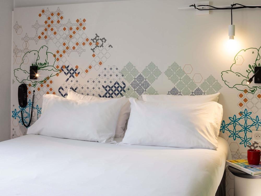 Ibis Styles Paris Saint Lazare - Tap to explore photos