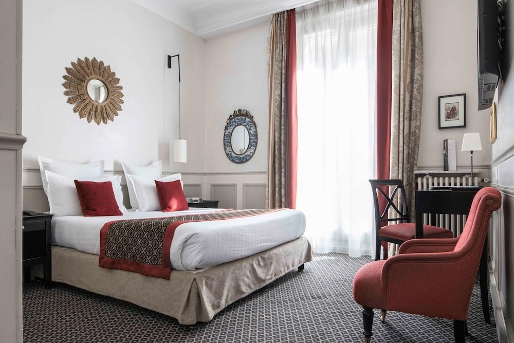 Hôtel Bradford Elysées – Astotel Room Type - Double Room - Complimentary soft minibar,courtesy tray, Chromecast and digital press