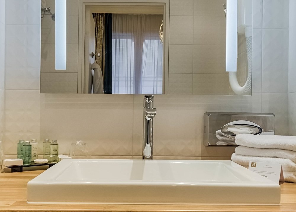 Hôtel Bradford Elysées – Astotel Room Type - Superior Double Room
