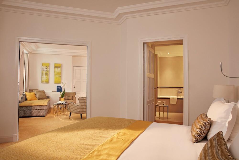 Le Burgundy Paris Room Type - Superior Suite Le Burgundy Paris Room Type - Superior Suite