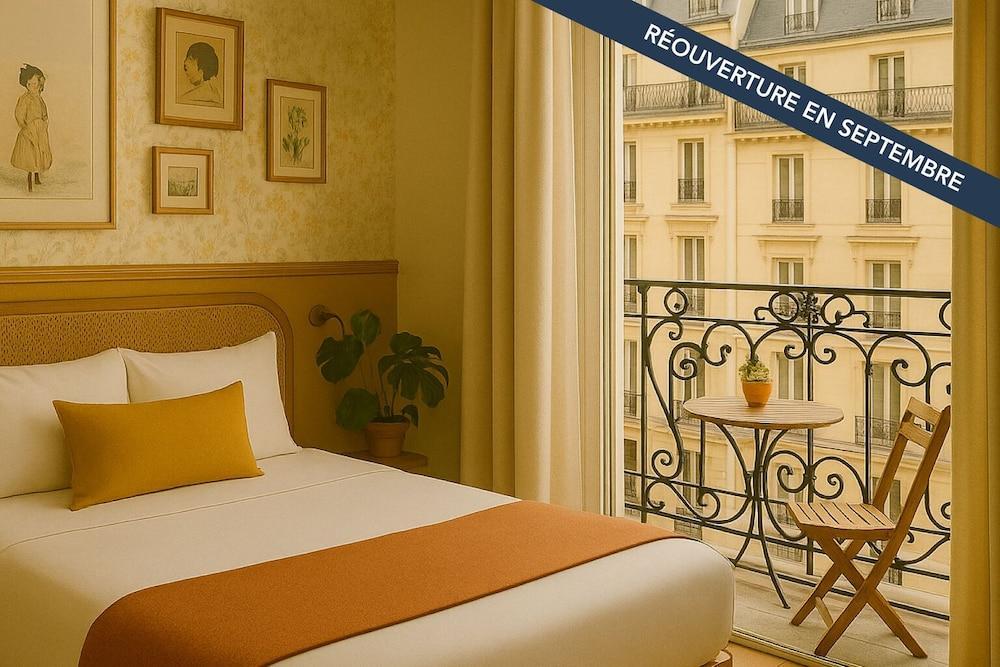 أوتل جولي موم