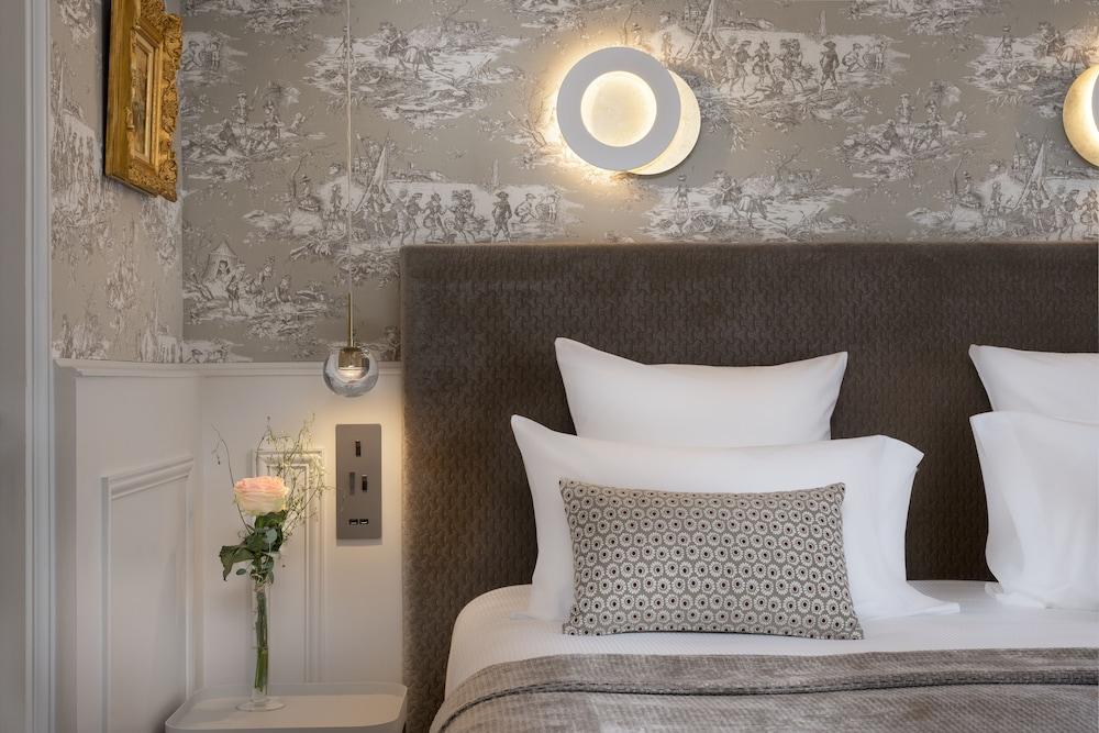 Hotel Cambon Room Type - Deluxe Room (3 pax)