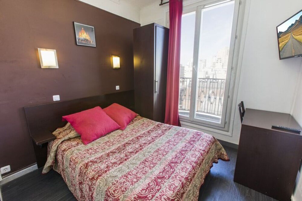 Hipotel Paris Printania Maraîchers Room Type - Standard Double Room