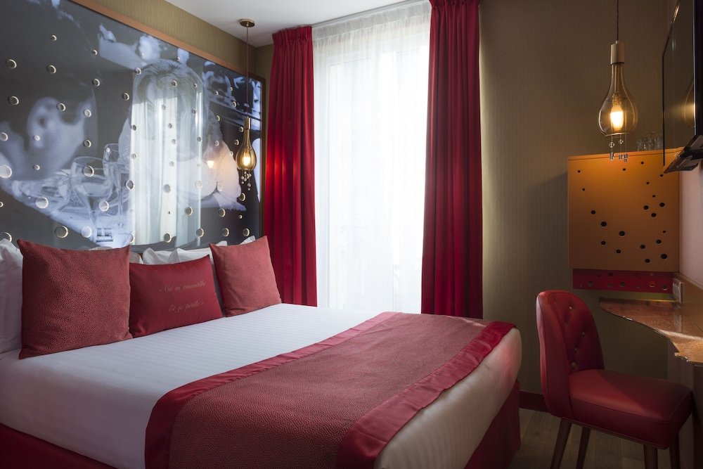 Hotel Les Bulles de Paris - Tap to explore photos