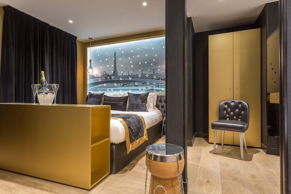 Hotel Les Bulles de Paris Room Type - Suite