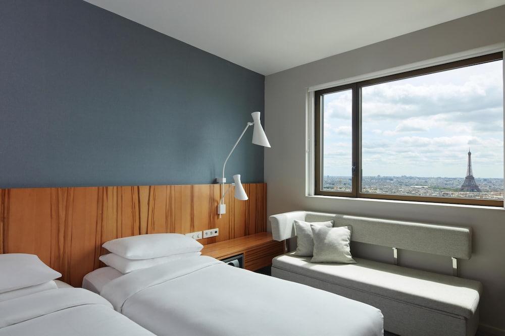 Hyatt Regency Paris Etoile Room Type - Room, 2 Twin Beds (Eiffel Tower View, High Floor, Club)