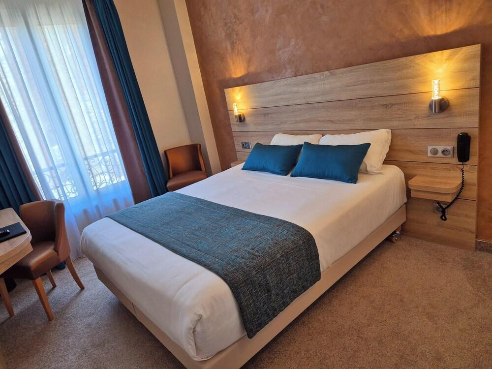 Hotel Champerret Elysees Room Type - Standard Double Room