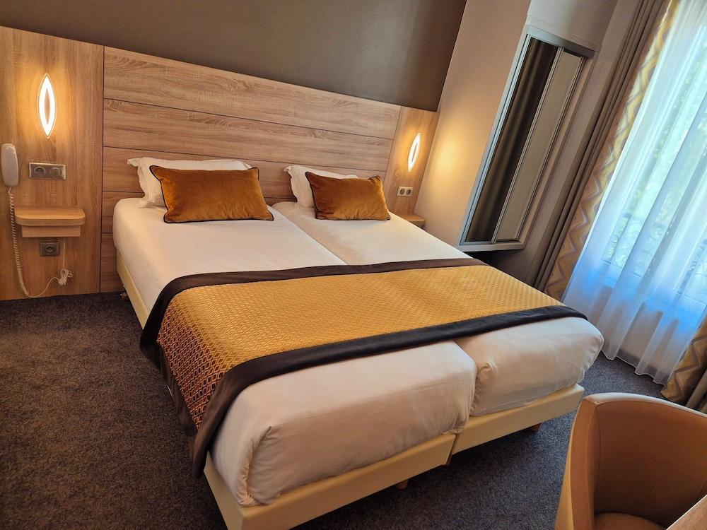 Hotel Champerret Elysees Room Type - Superior Twin Room