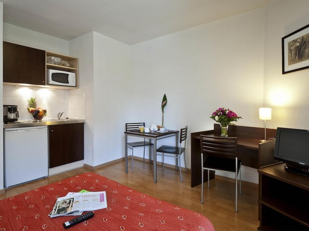 Aparthotel Adagio Access Paris Vanves Porte de Chatillon - Tap to explore photos