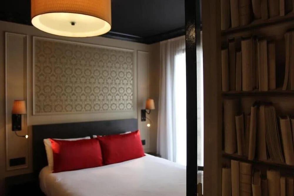 Best Western Hotel Le Montmartre Saint Pierre - Tap to explore photos