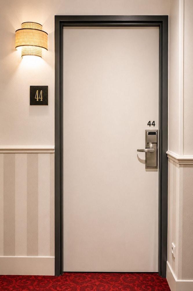 Best Western Hotel Le Montmartre Saint Pierre Room Type - Superior Twin Room