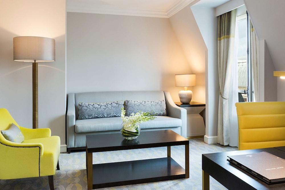 Hilton Paris Opera Room Type - Executive Suite, 1 King Bed