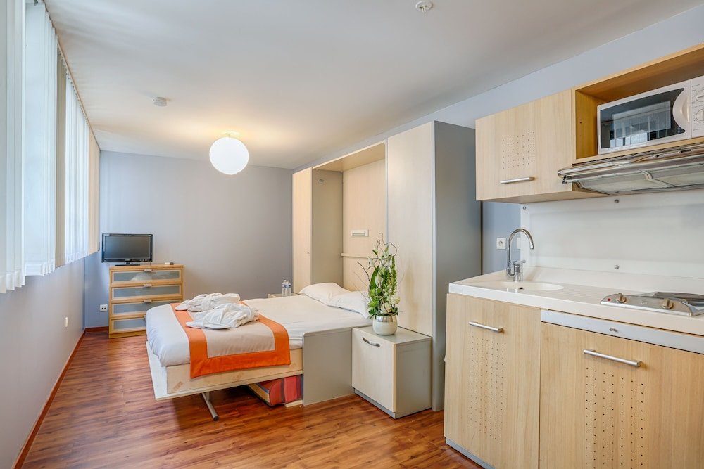 Hotel Paris La Fayette Room Type - Studio for two adults - 30m2 - Bath - Air Conditioning Hotel Paris La Fayette Room Type - Studio for two adults - 30m2 - Bath - Air Conditioning