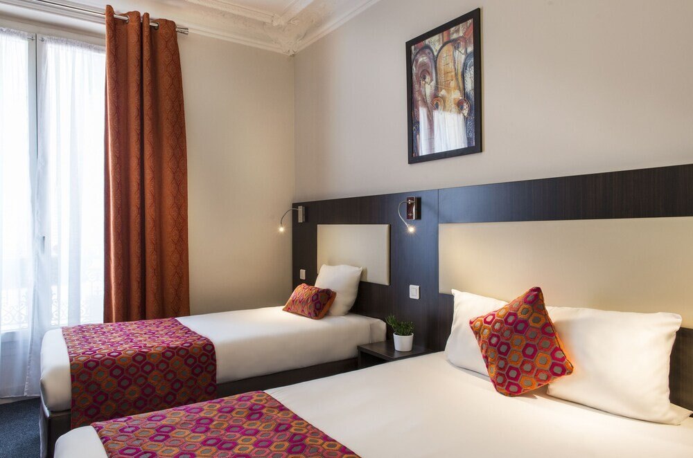 Hotel Corona Rodier Paris Room Type - Triple Room