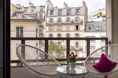 Hotel Paris Louis Blanc - Tap to explore photos